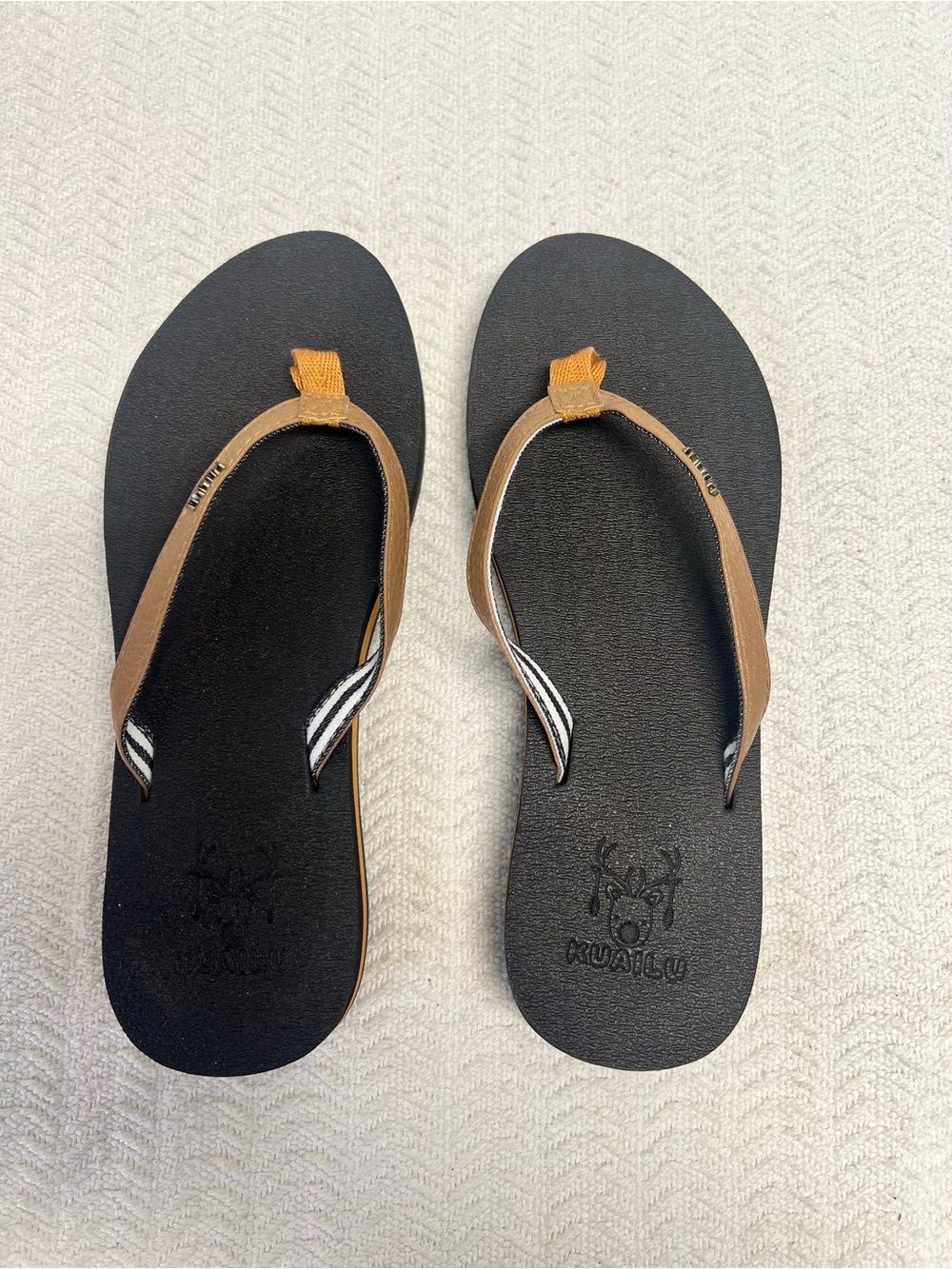 kuailu / black and brown flip flops size 7 womens